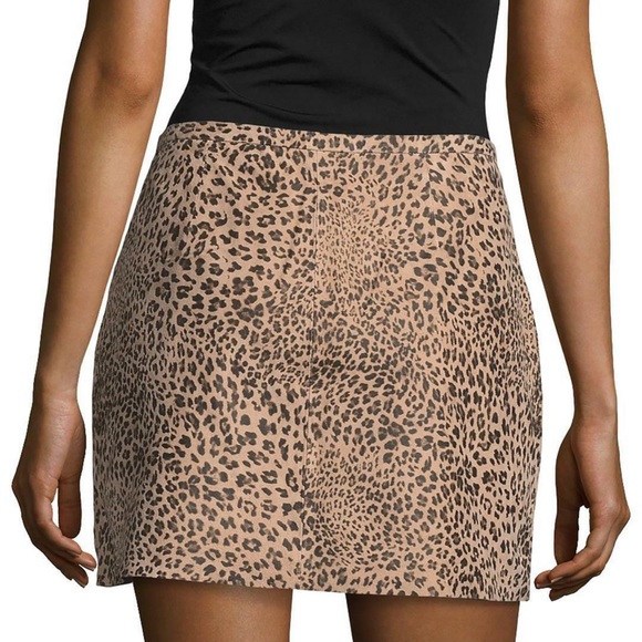 NEW JOIE RODGERS CHEETAH PRINT LEATHER SKIRT IN ANIMAL PRINT,  SIZE 4 - Picture 2 of 7